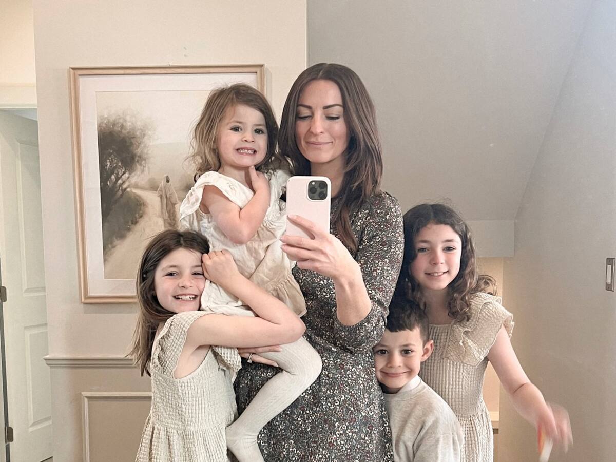 Tragedia golpea a influencer: su hija menor murió en Navidad por el mismo diagnóstico que provocó la muerte de otra de sus hijas