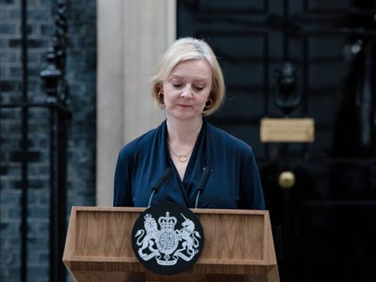 LONDON, ENGLAND - OCTOBER 20: Prime Minister Liz Truss delivers her resignation speech at Downing Street on October 20, 2022 in London, England. Liz Truss has been the UK Prime Minister for just 44 days and has had a tumultuous time in office. Her mini-budget saw the GBP fall to its lowest-ever level against the dollar, increasing mortgage interest rates and deepening the cost-of-living crisis. She responded by sacking her Chancellor Kwasi Kwarteng, whose replacement announced a near total reversal of the previous policies. Yesterday saw the departure of Home Secretary Suella Braverman and a chaotic vote in the House of Commons chamber. (Photo by Rob Pinney/Getty Images)