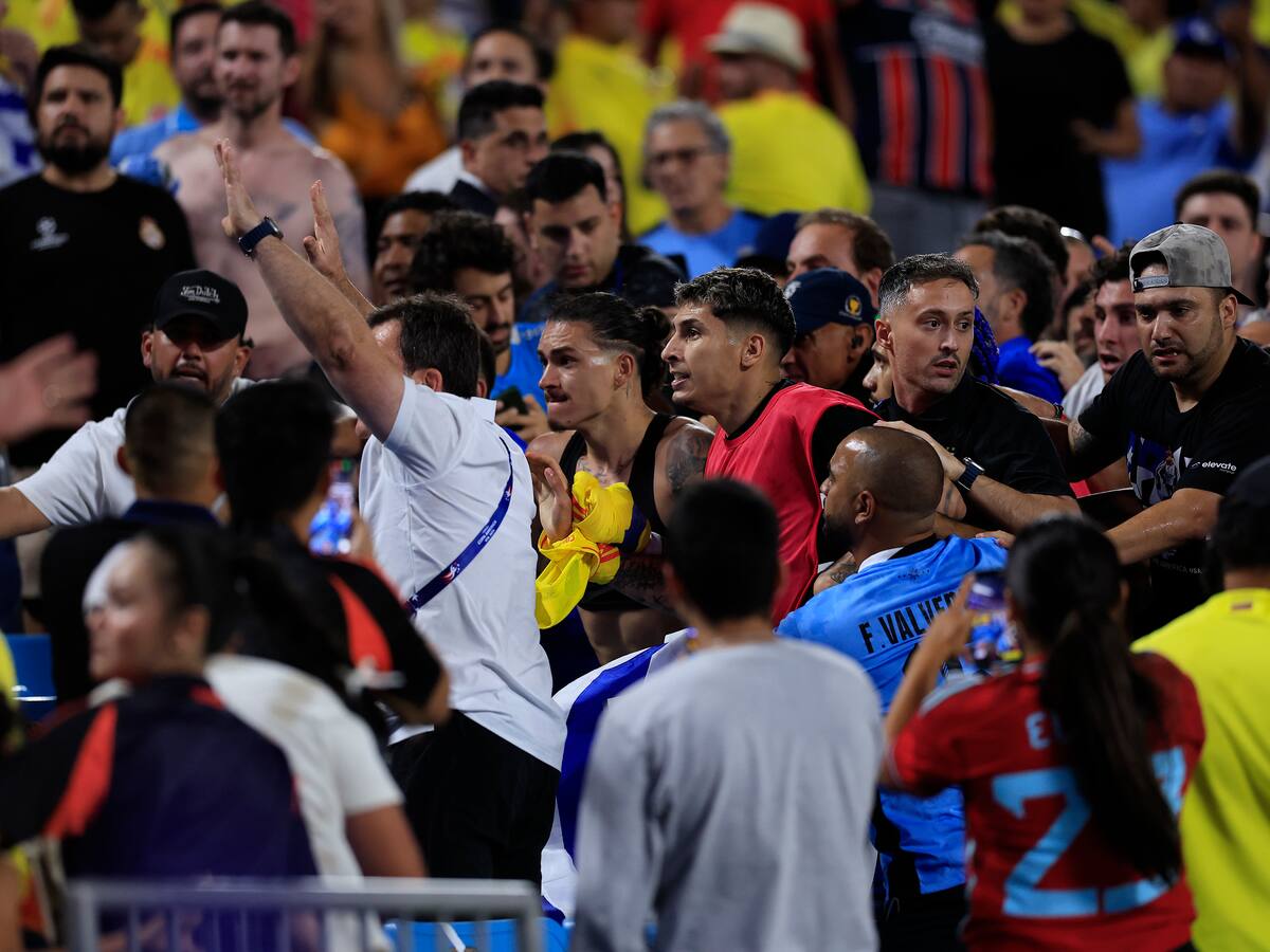 Insólito: jugadores de Uruguay terminaron a los golpes con hinchas de Colombia tras eliminación en Copa América