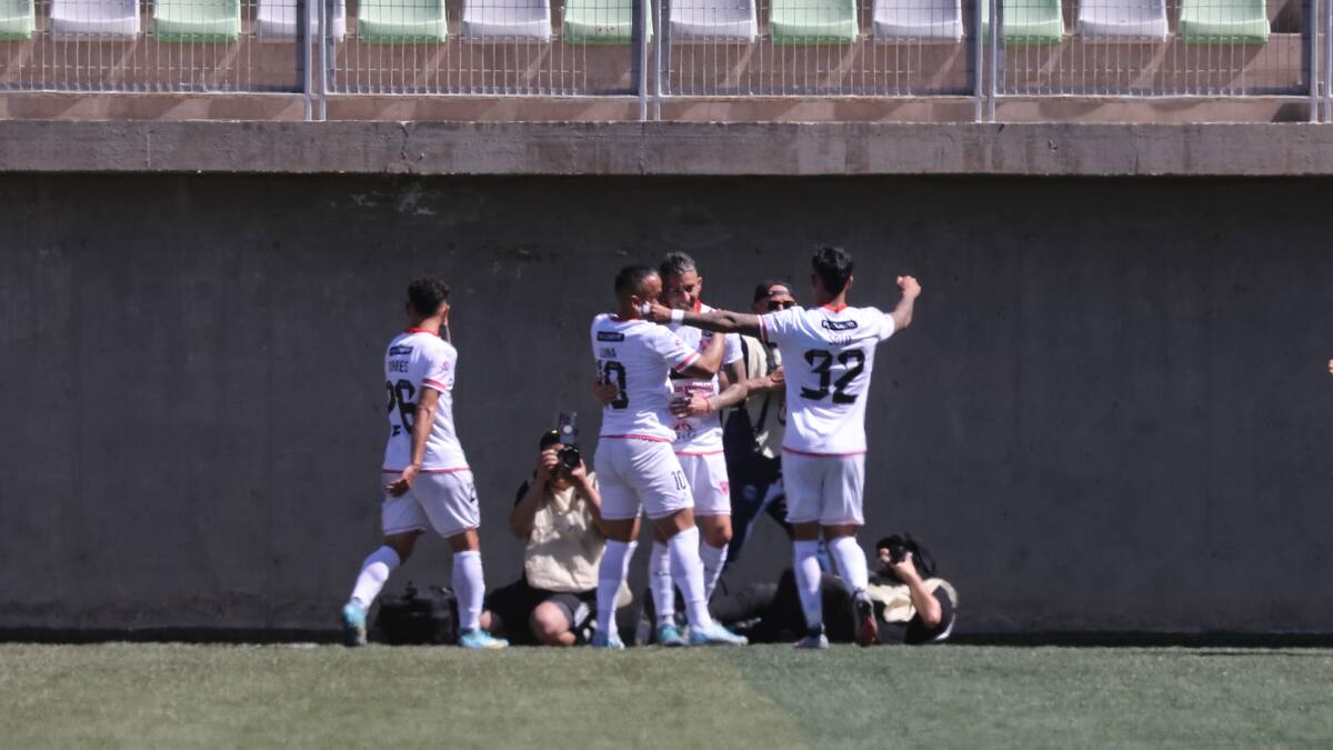 El colista no baja los brazos: Deportes Copiapó supera a Palestino y deja al rojo vivo la lucha por no descender