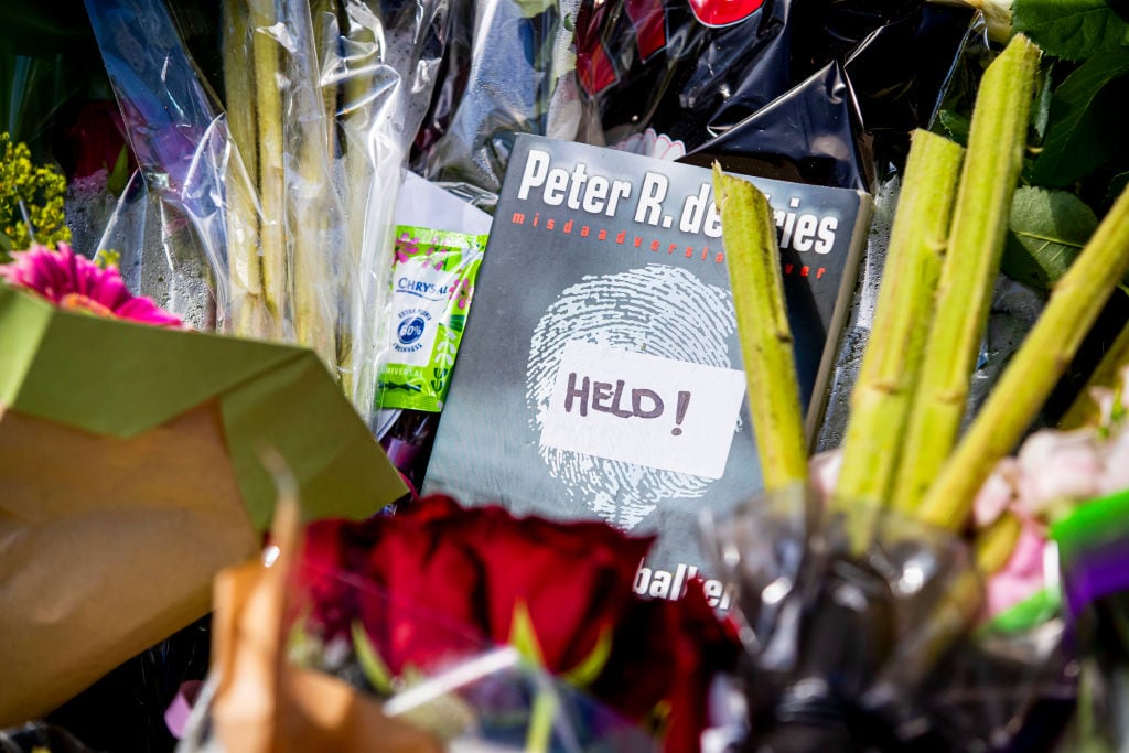 Homenaje ciudadano al periodista holandés Peter De Vries tras su tiroteo
