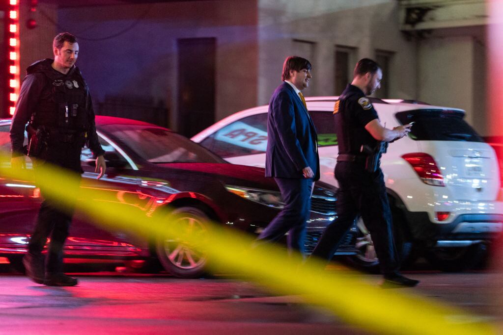 La policía investiga el homicidio de ocho personas en Atlanta