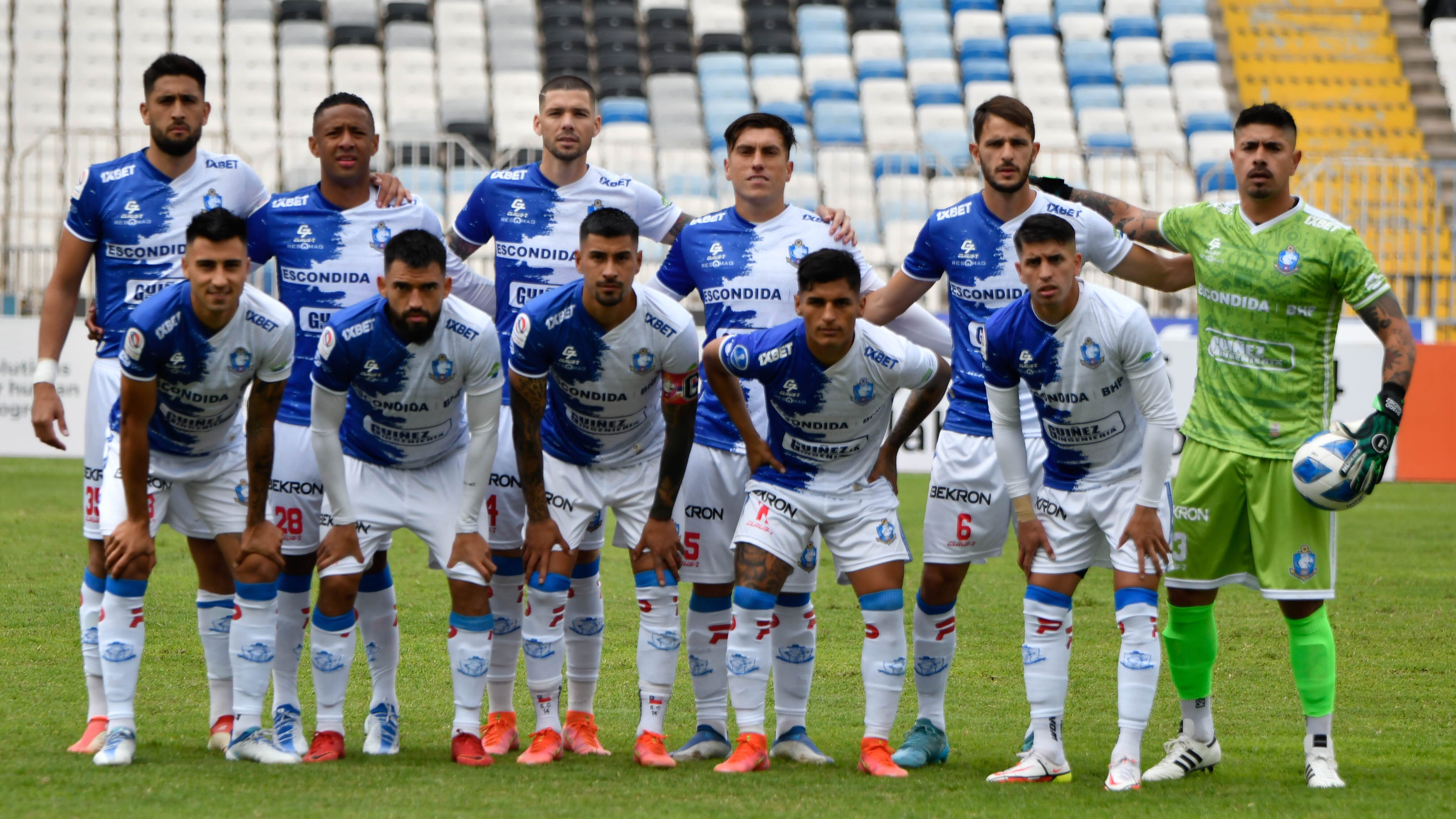 Antofagasta recibe donación de zapatos para enfrentar a Colo Colo
