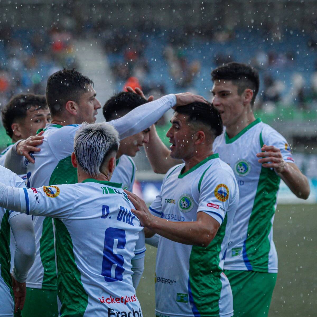 Tras polémica salida de Jaime Vera: Deportes Puerto Montt tiene nuevo DT para jugar la Primera B en 2026
