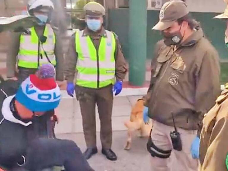 Hombre descubierto en maletero