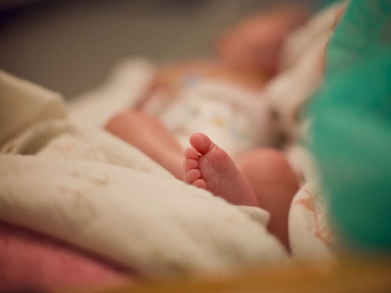Posnatal de emergencia es ley desde este jueves: ¿Quiénes pueden acogerse al beneficio?