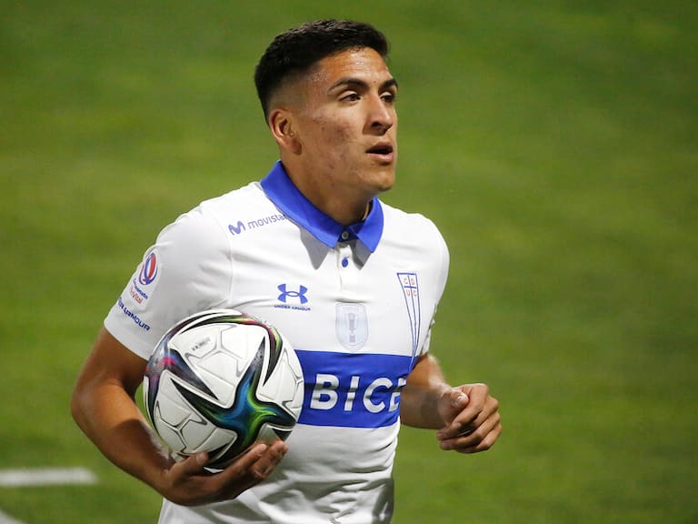 Marcelino Núñez sufrió un esguince en la UC y se perdería los partidos de la Roja ante Argentina y Bolivia