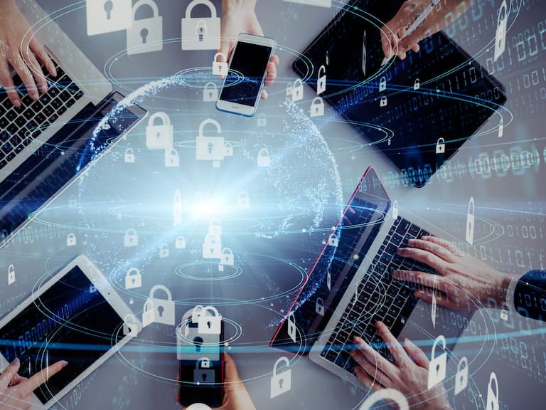 Consejos en el marco del Día del Internet Seguro: «Los mismos riesgos que están en el mundo físico, están en el mundo digital»