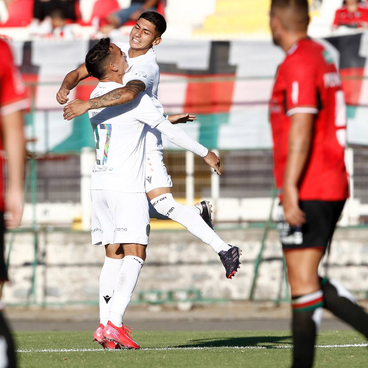 ¿Un jugador puede cambiar de equipo dentro de la Liga de Primera? Esto dicen las bases del torneo