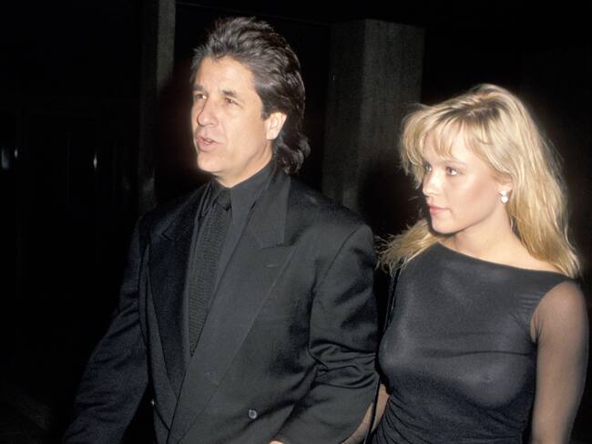 Jon Peters y Pamela Anderson en 1989