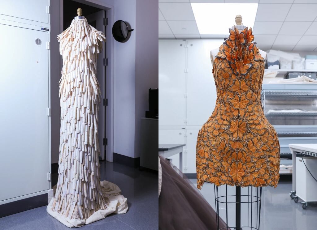 Izquierda: Vestido Alexander McQueen, primavera de 2001 / Derecha: Vestido Alexander McQueen, primavera de 2011. Fotos: Museo Metropolitano de Arte.
