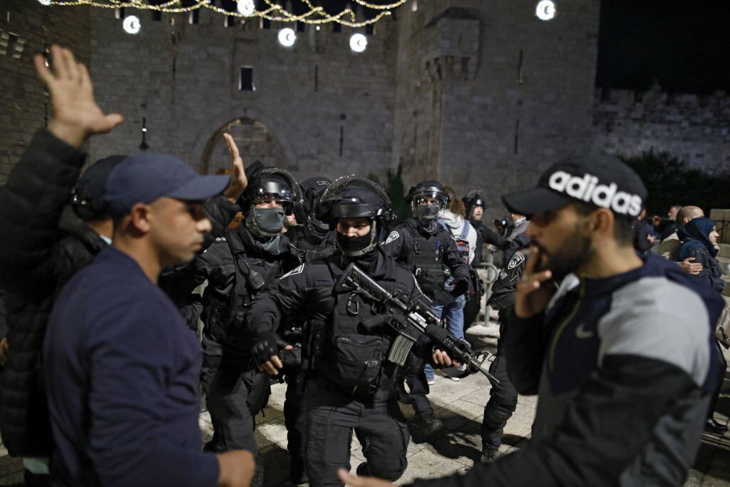 Fuerzas de seguridad israelíes reprimen una protesta de palestinos