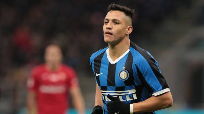 MILAN, ITALY - JANUARY 29: Alexis Sanchez of FC Internazionale looks on during the Coppa Italia Quarter Final match between FC Internazionale and ACF Fiorentina at San Siro on January 29, 2020 in Milan, Italy. (Photo by Emilio Andreoli/Getty Images)