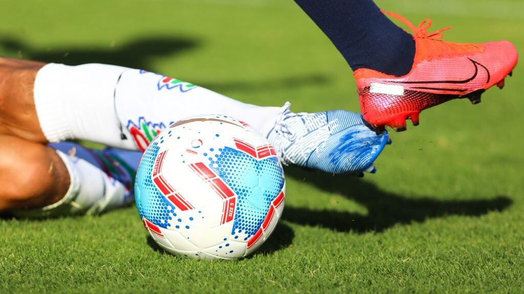 03 DE ENERO DE 2021/SANTIAGOJugadores disputan la pelota, durante el partido valido por vigsimo sptima fecha del Campeonato Nacional AFP PlanVital 2020, entre Universidad de Chile y Universidad de Concepcin, disputado en el Estadio Nacional.
FOTO: SEBASTIAN ORIA/AGENCIAUNO