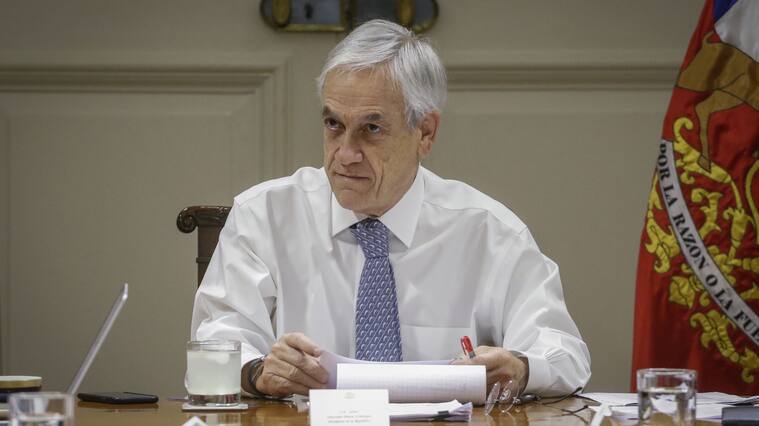 27 de marzo del 2020/SANTIAGOEl Presidente de la Republica, Sebastian Piñera, encabeza la reunión del Comité de Emergencia por el COVID 19 en el Palacio de La Moneda.
FOTO: SEBASTIAN BELTRAN GAETE/AGENCIAUNO