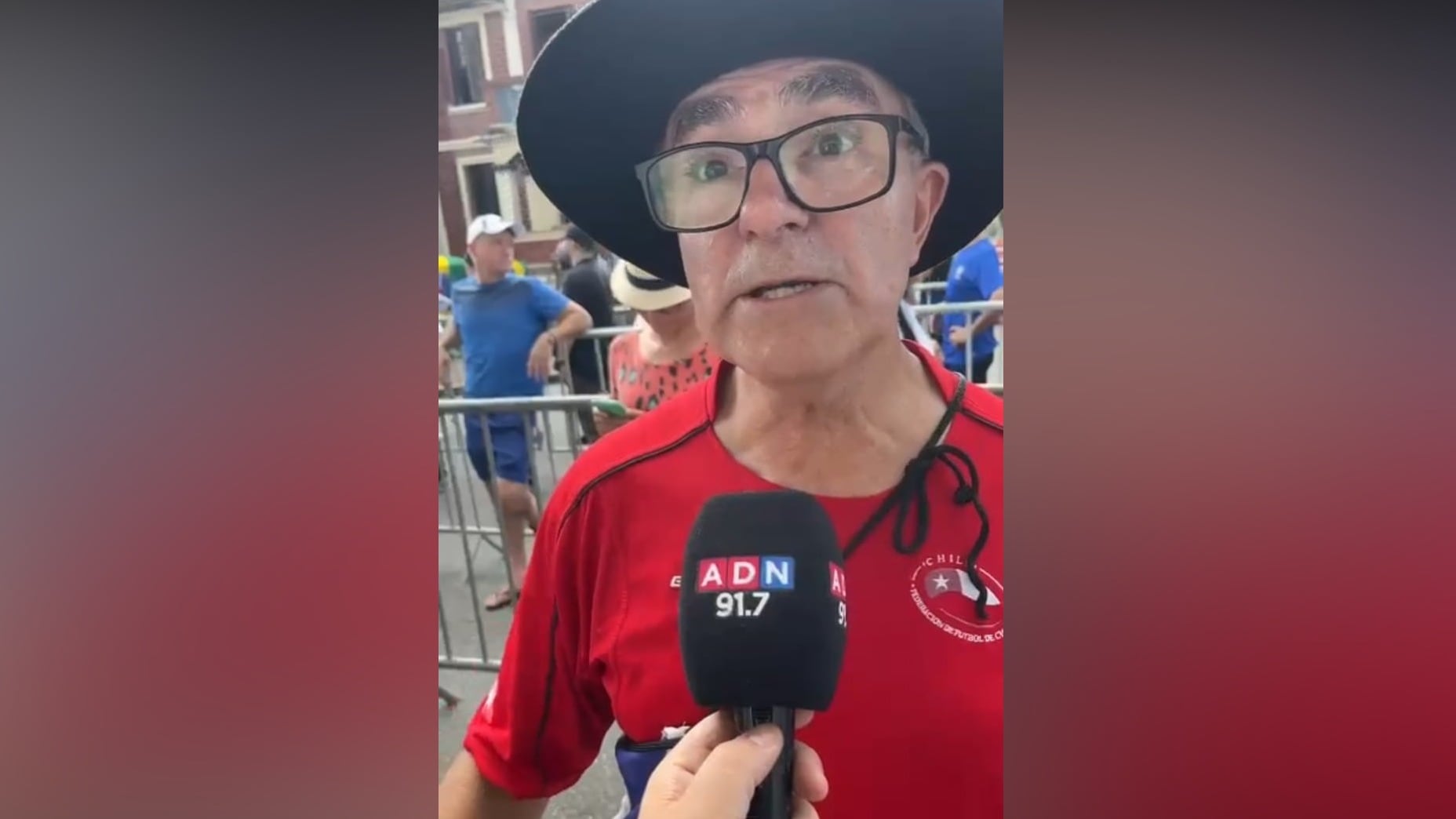 Juan Carlos Valdés, oriundo de Cauquenes, explicó sus razones para acudir al velatorio y comentó lo que se vivió en Brasil cuando Pelé pasaba por sus últimos días de vida.