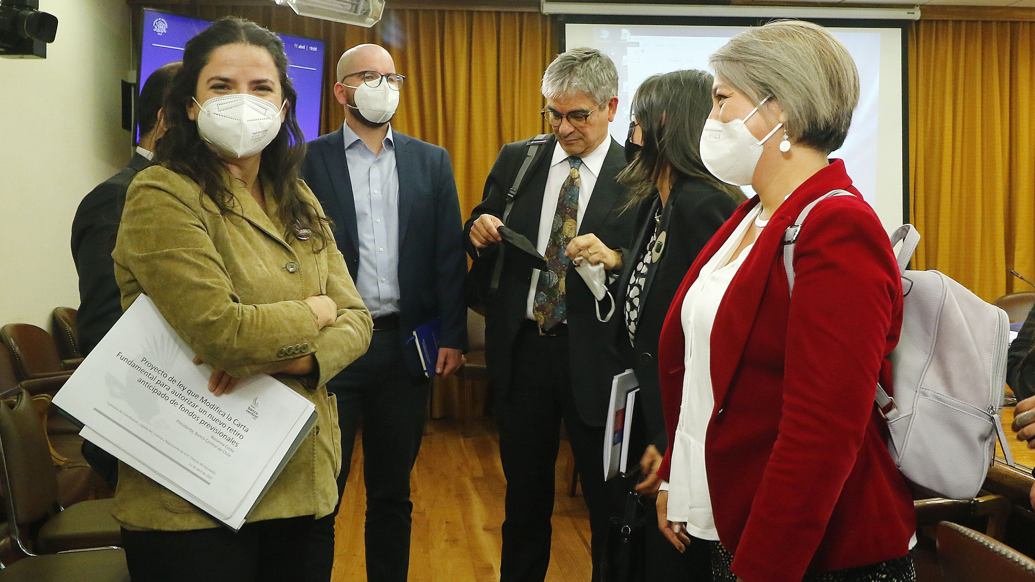 11 DE ABRIL DE 2022/VALPARAISOLos ministros Antonia Orellana (i), Giorgio Jackson (ci), Mario Marcel (cd) y Jeanette Jara (d), durante la Comisión de Constitución de la Cámara de Diputados, que inicia la discusión del proyecto de quinto retiro de fondos de pensiones.
FOTO: LEONARDO RUBILAR CHANDIA/AGENCIAUNO