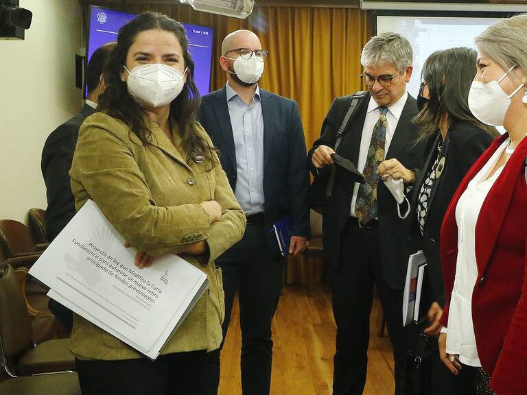 11 DE ABRIL DE 2022/VALPARAISOLos ministros Antonia Orellana (i), Giorgio Jackson (ci), Mario Marcel (cd) y Jeanette Jara (d), durante la Comisión de Constitución de la Cámara de Diputados, que inicia la discusión del proyecto de quinto retiro de fondos de pensiones.
FOTO: LEONARDO RUBILAR CHANDIA/AGENCIAUNO