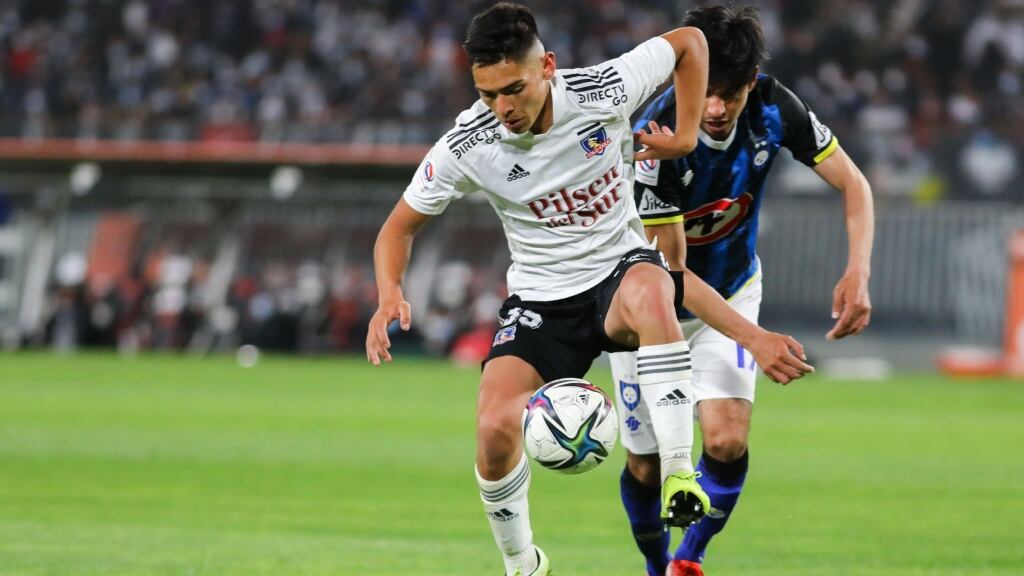 Blanco y Negro busca la continuidad de Joan Cruz: "Nuestra posición es que sigue siendo jugador de Colo Colo"