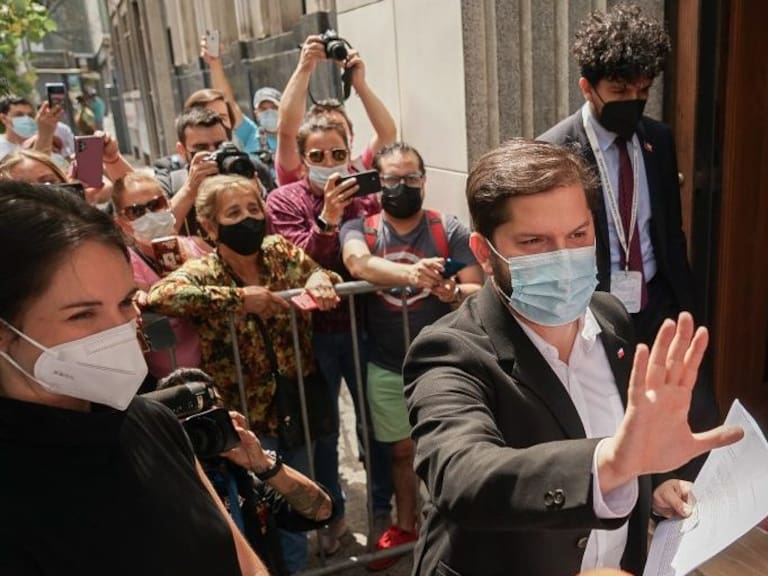 10 de enero de 2022/SANTIAGOGabriel Boric llega hasta el Tribunal Calificador de Elecciones donde es proclamado oficialmente Presidente de la República
FOTO: FRANCISCO CASTILLO/AGENCIAUNO