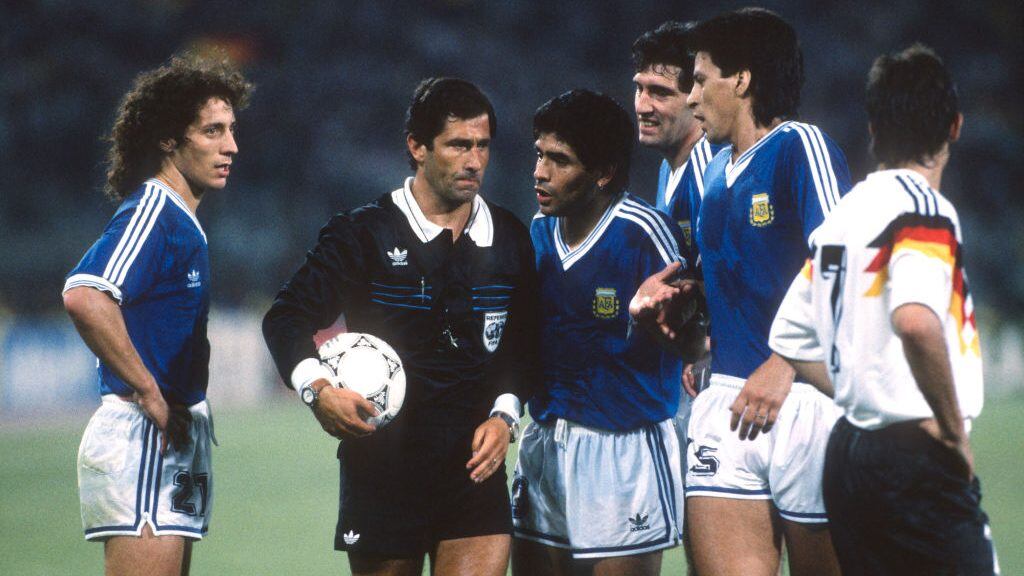 08 July 1990 Rome: FIFA World Cup Final ; Argentina v West Germany - referee CODESAL MENDEZ Edgardo is confronted by Argentinian players including captain Diego Maradona and Pedro Troglio(Photo by Mark Leech/Offside/Getty Images).