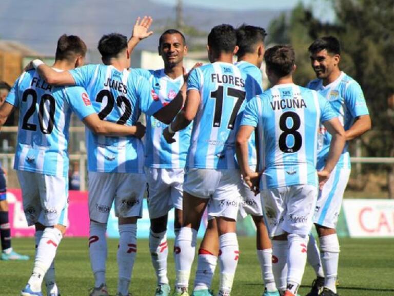 Magallanes goleó a Deportes Santa Cruz e inscribió su nombre en las semifinales de la Zona Centro Sur de Copa Chile