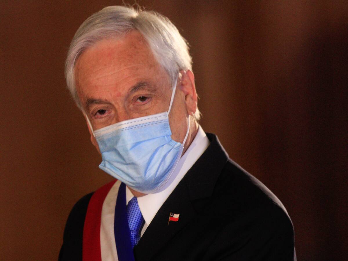 Presidente Piñera condenó quema de pertenencias de migrantes en Iquique por parte de «turba descontrolada»
