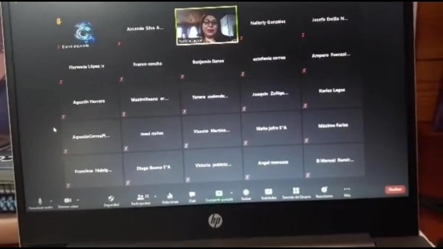 Profesora se rió de sus alumnos con divertida broma vía Zoom