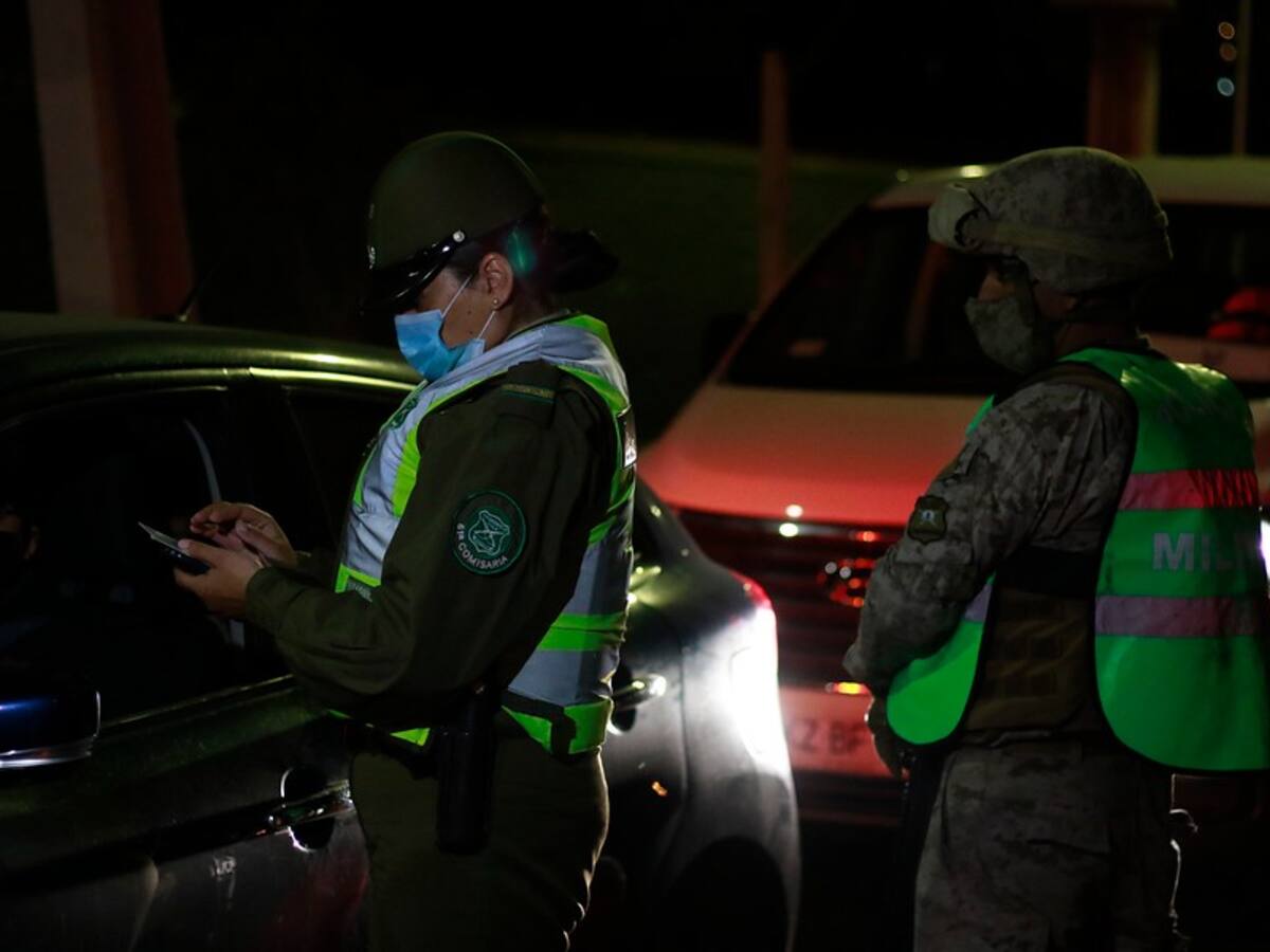 Leve disminución en personas detenidas por no respetar el toque de queda informó Carabineros