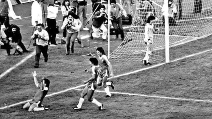 Se cumplen 40 años del último partido de Carlos Caszely por La Roja con gol ante Brasil