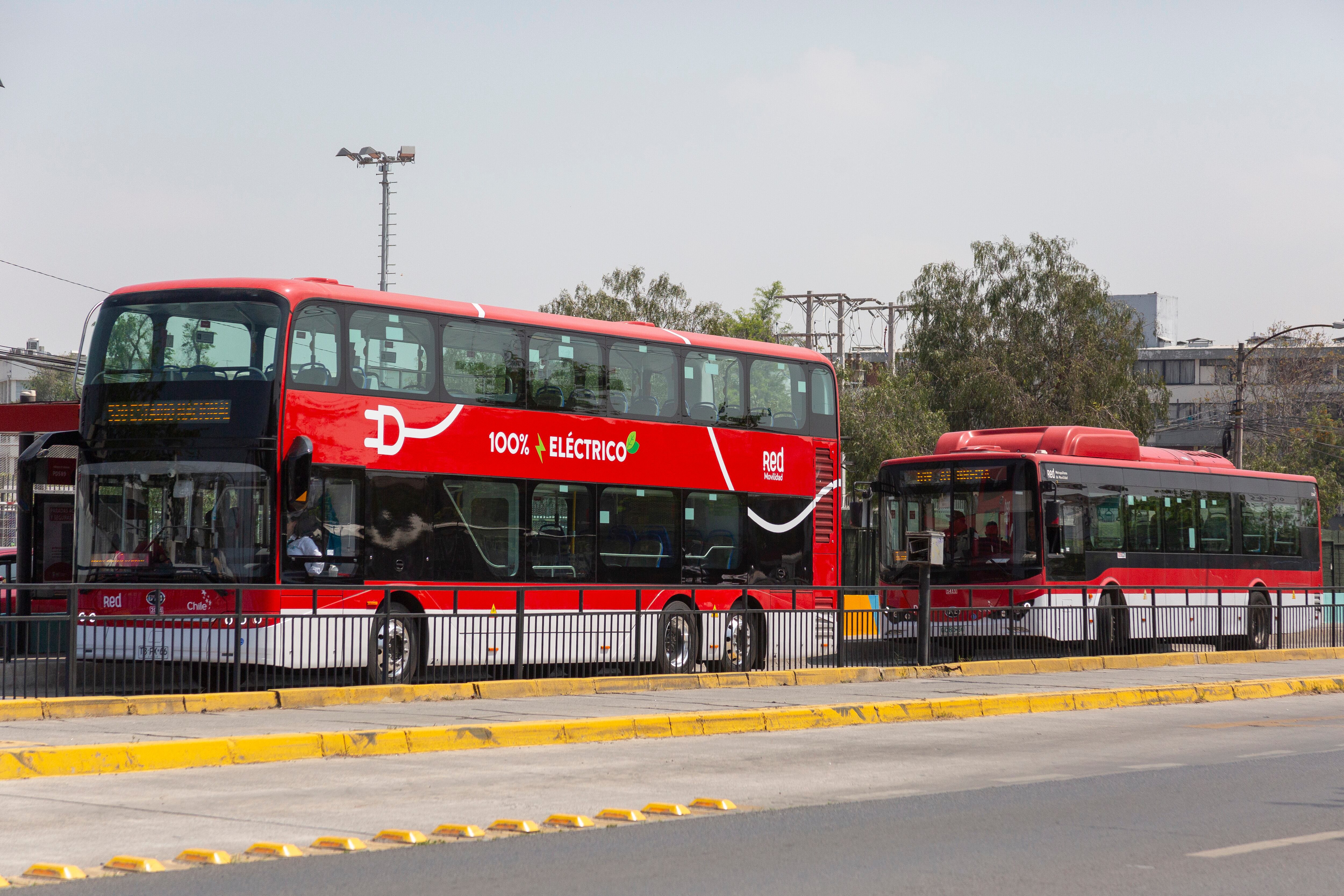 Exdirector de Metro dice que alza del pasaje se debe a compra de buses de dos pisos: “se pudo haber mitigado”