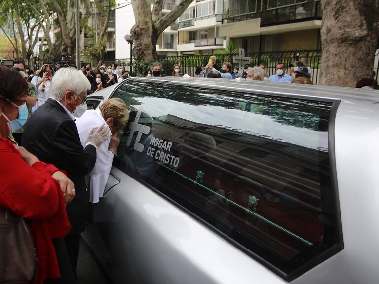 11 de marzo del 2021/SantiagoEl fallecido actor Tomas Vidiella es despedido en el frotis del teatro Oriente.
En la foto Eliana Vidiella
FOTO: KARIN POZO/AGENCIAUNO