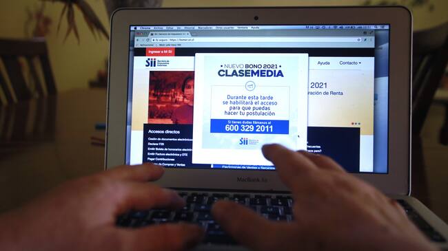 18 de abril del 2021/SantiagoLa pagina web de SII presenta retraso para postulación del bono Clase media
FOTO: KARIN POZO/AGENCIAUNO
