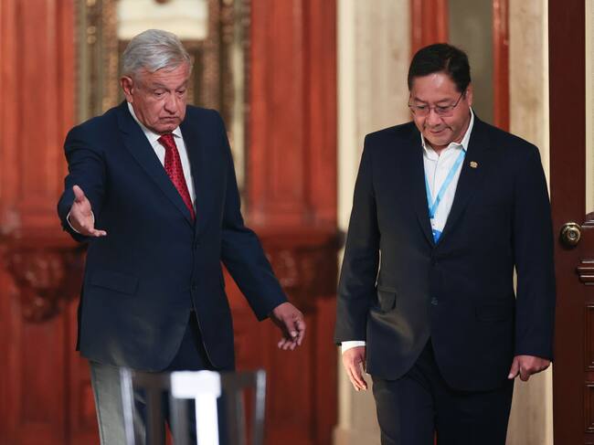 Andrés López Obrador recibiendo a Luis Arce en Ciudad de México