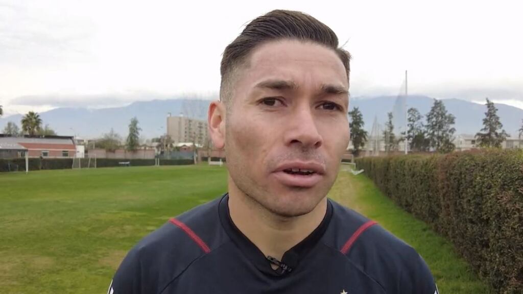 Óscar Opazo apela al aporte de Pablo Parra en Colo Colo: "Esperemos pueda estar lo más rápido posible, se le ha visto bastante bien"