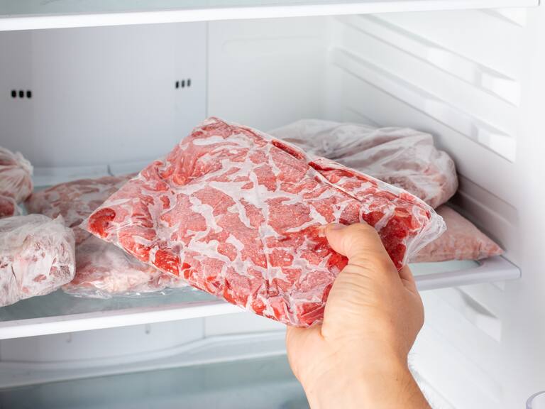 Fiestas Patrias 2024: Esta es la forma correcta de descongelar la carne
