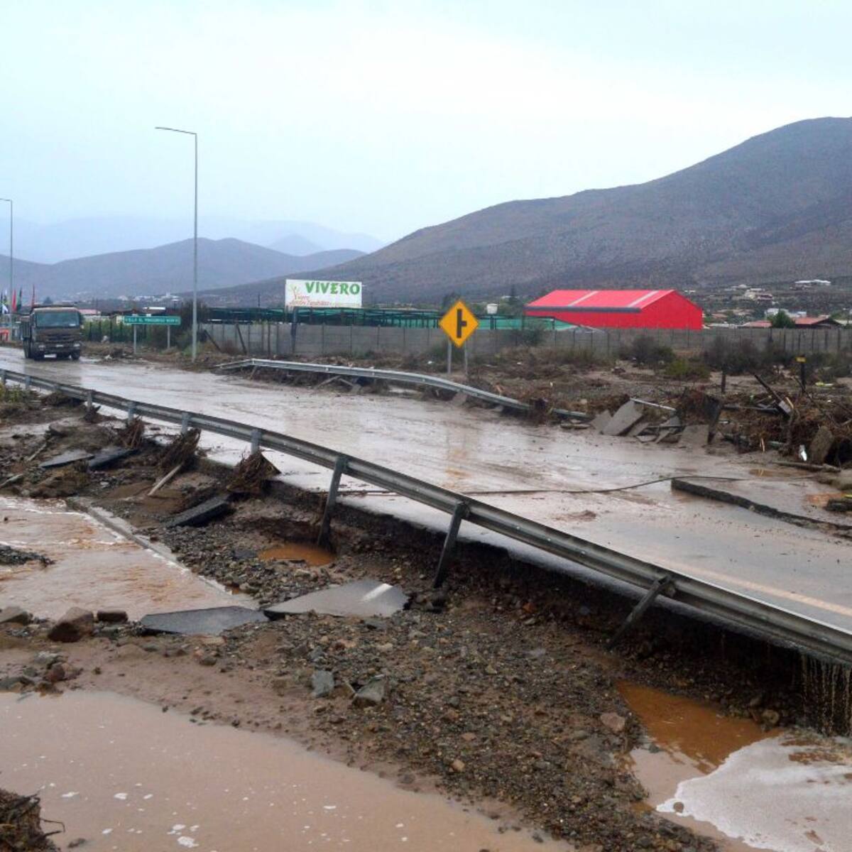 Alerta en el norte de Chile por sistema frontal: Corte total en la Ruta 5 por activación de quebradas