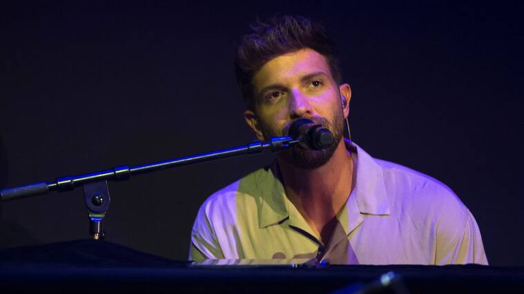 MALAGA, SPAIN - 2022/06/20: Spanish songwriter and musician Pablo Alboran is seen performing on stage at Cervantes Theatre. As part of 'Theatres tour 2022', Pablo Alboran arrives at Cervantes Theatre where he will perform in three concerts on 20, 21 and 22 days. (Photo by Jesus Merida/SOPA Images/LightRocket via Getty Images)