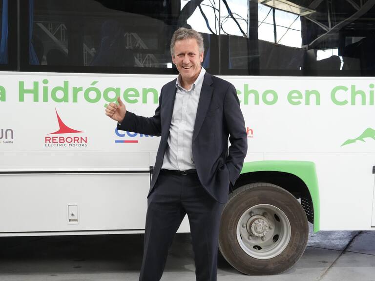 Ministro de Transportes aseguró que la Ley Uber tiene “un reglamento bastante claro” pero que “está en pausa”