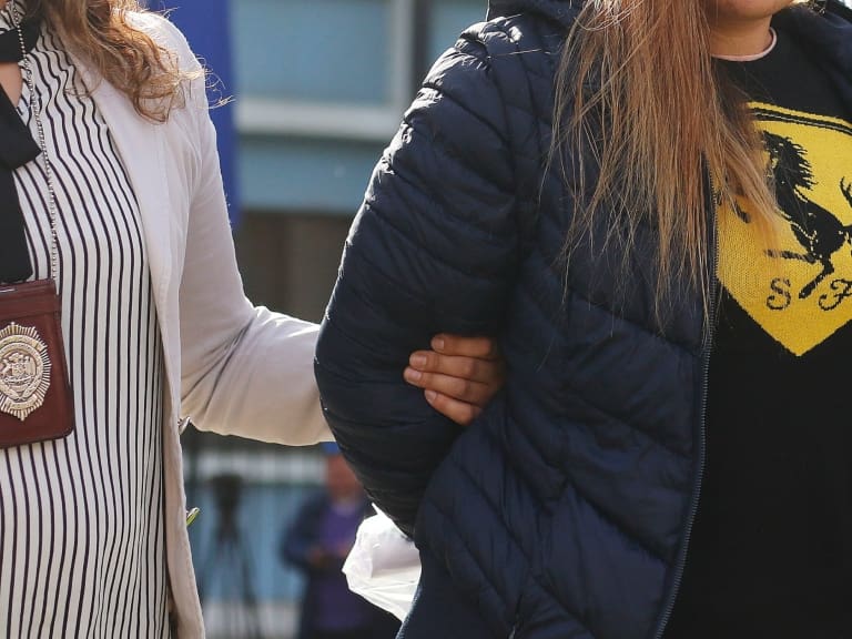 Mujer es detenida tras intentar enviar una mesa con 28 kilos de cocaína por el aeropuerto de Chile hacia Países Bajos