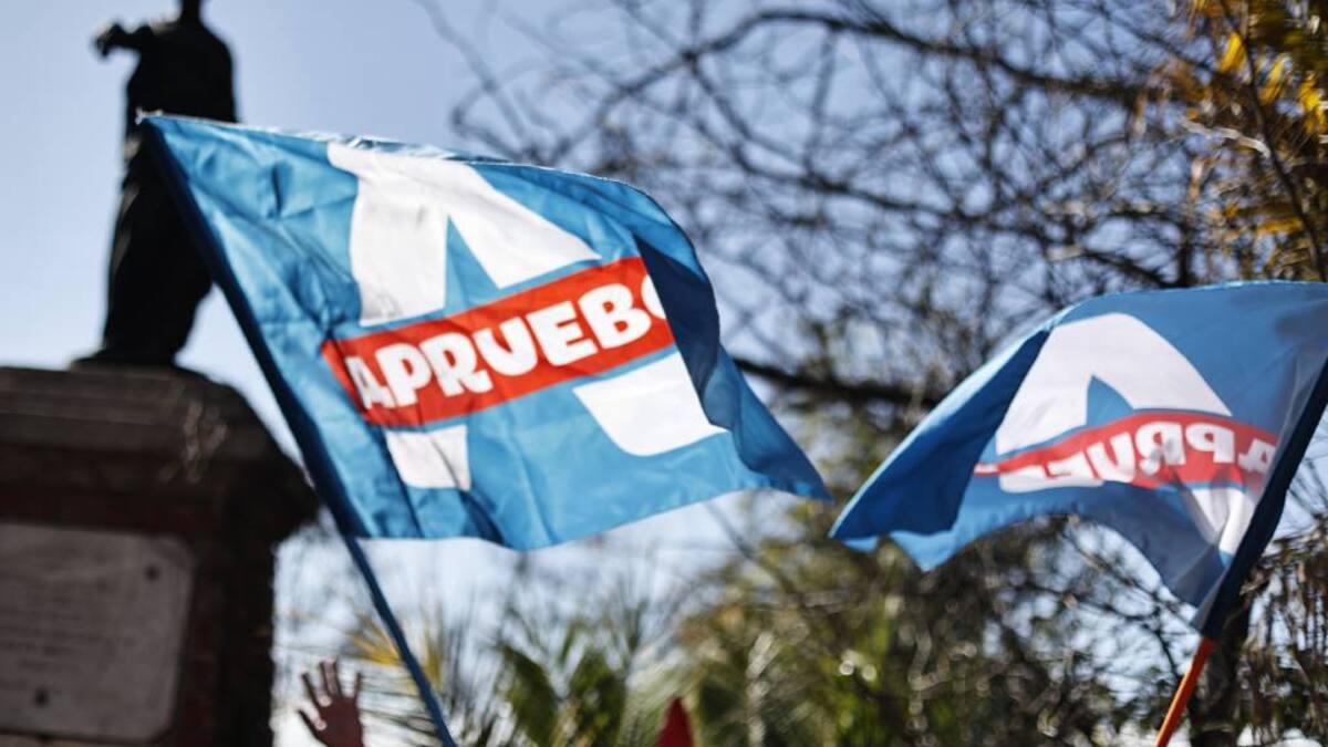 Servel formula cargos contra seis alcaldes, cuatro concejales y tres exconvencionales por campañas por el Apruebo