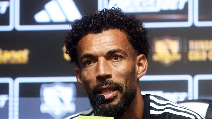 Vozinha explica por qué eligió jugar en Colo Colo y confiesa qué lo “incomodaba” antes de llegar a Chile