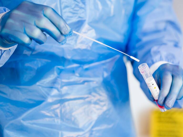 Continúa el alza: Minsal confirmó más de 8 mil nuevos contagios y un 8,59% de positividad | Getty Images