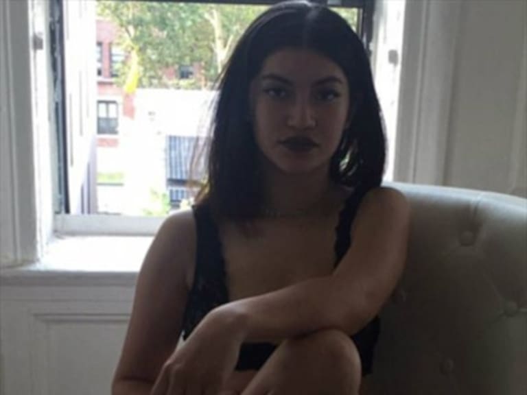 Filtran video de sexy ladrona que le quitó las propinas a chofer de Uber