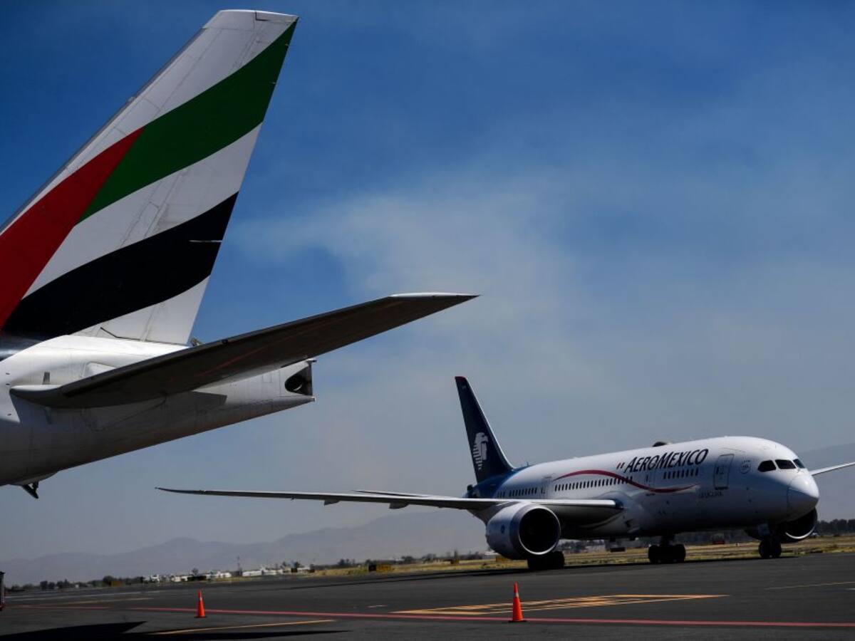 México debió cancelar decenas de vuelos por pilotos contagios con covid-19