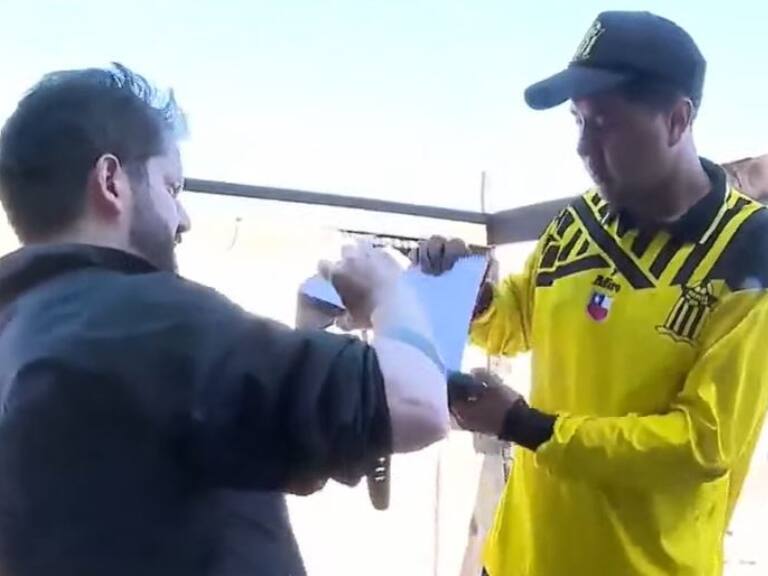 Presidente Boric compromete apoyo a Huracán Sur, club de barrio destruido por los incendios en Viña del Mar