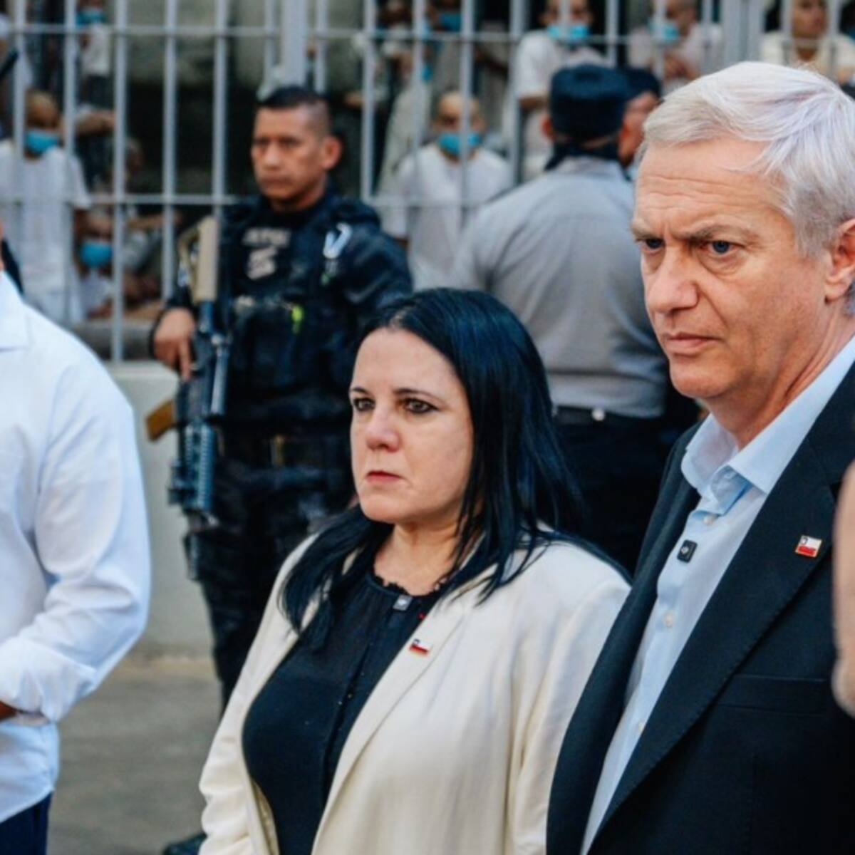 José Antonio Kast recorre el CECOT en El Salvador: las imágenes del presidente electo en la megacárcel de Bukele