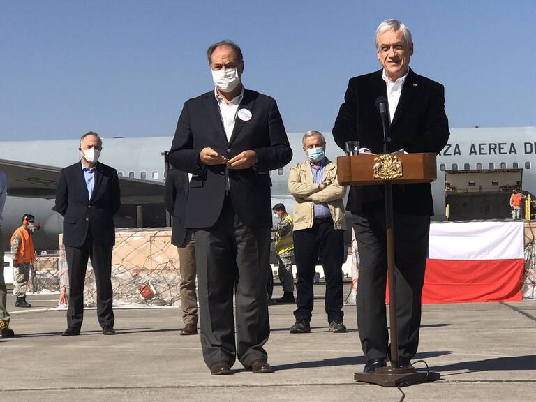 Sebastián Piñera recibió la donación de 117 nuevos ventiladores mecánicos por parte de la CPC