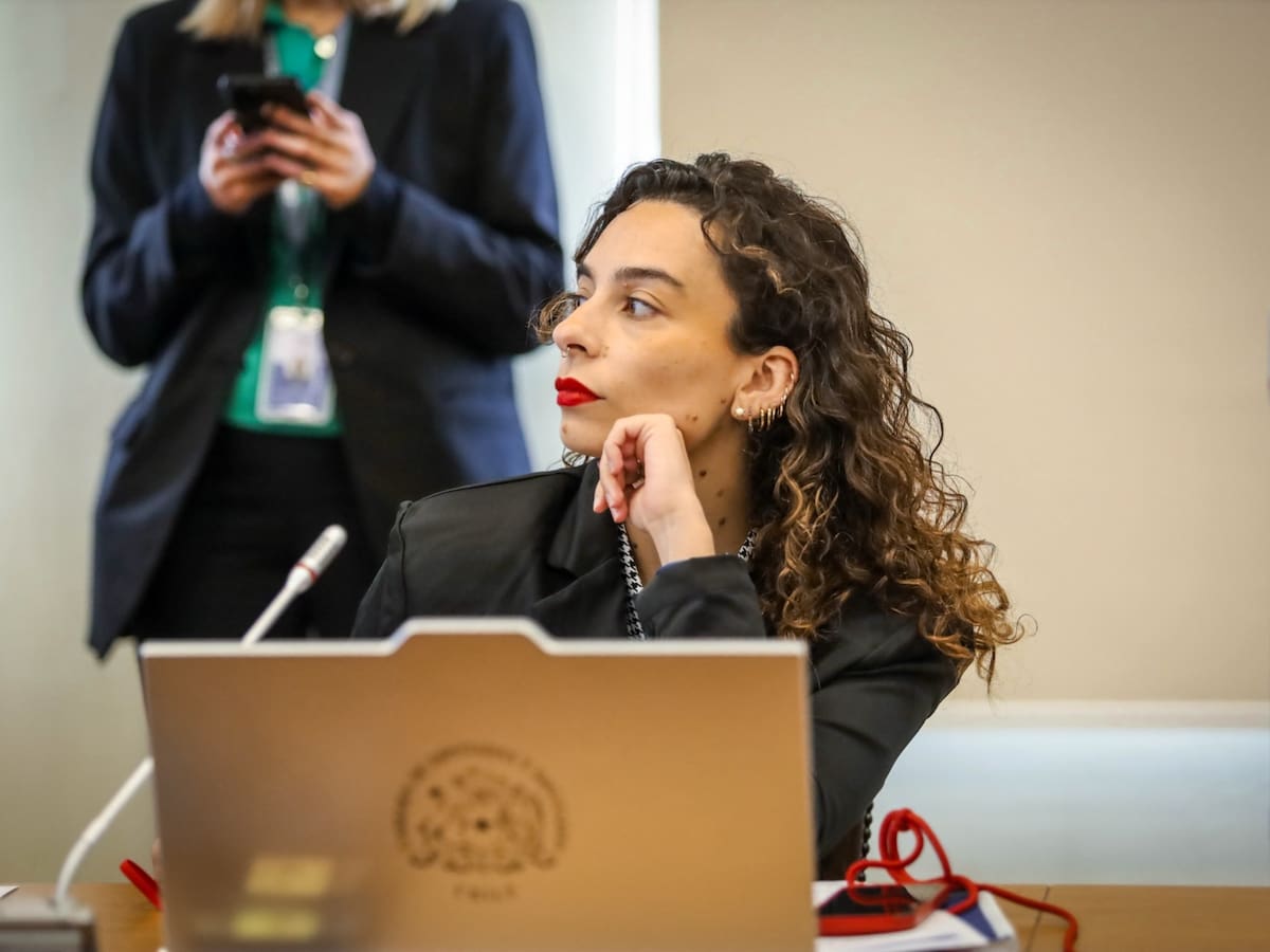 Diputada republicana Javiera Rodríguez denuncia amenazas de muerte y acusa “funa” durante actividad en la U. de Chile