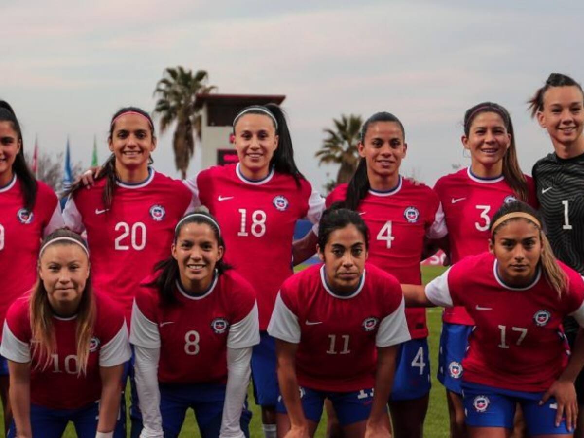 «Felicitaciones guerreras»: Jugadores de la selección masculina felicitaron a La Roja Femenina por su clasificación a los Juegos Olímpicos